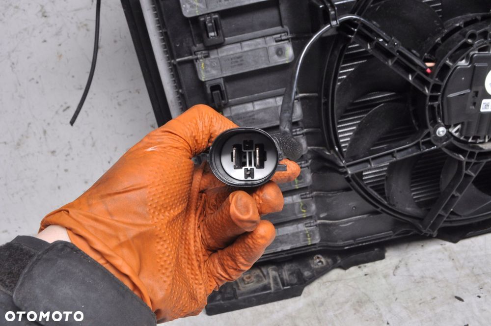 CITROEN C4 III e-C4 136KM PAS PRZEDNI KOMPLET 9823718480 / 9826929880 - 9