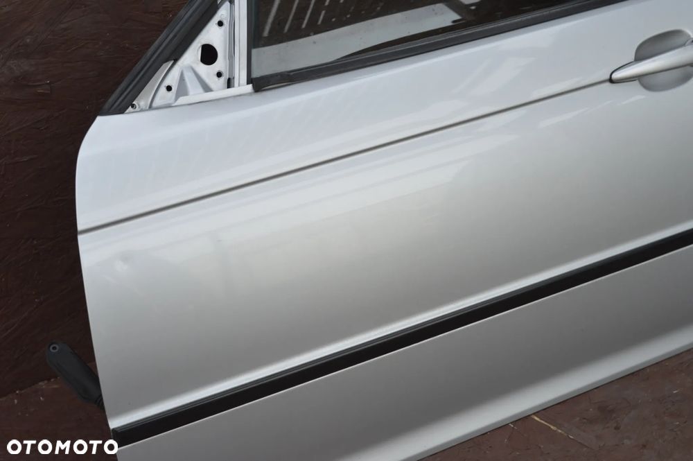 BMW E46 SEDAN / TOURING / KOMBI ORYGINALNE KOMPLETNE DRZWI PRZEDNIE LEWE / PRAWE EUROPA W KOLORZE TITANSILBER 354/7 O NR. 41 51 7 034 151 / 41 51 7 034 152 OEM W DOBRYM STANIE - 3