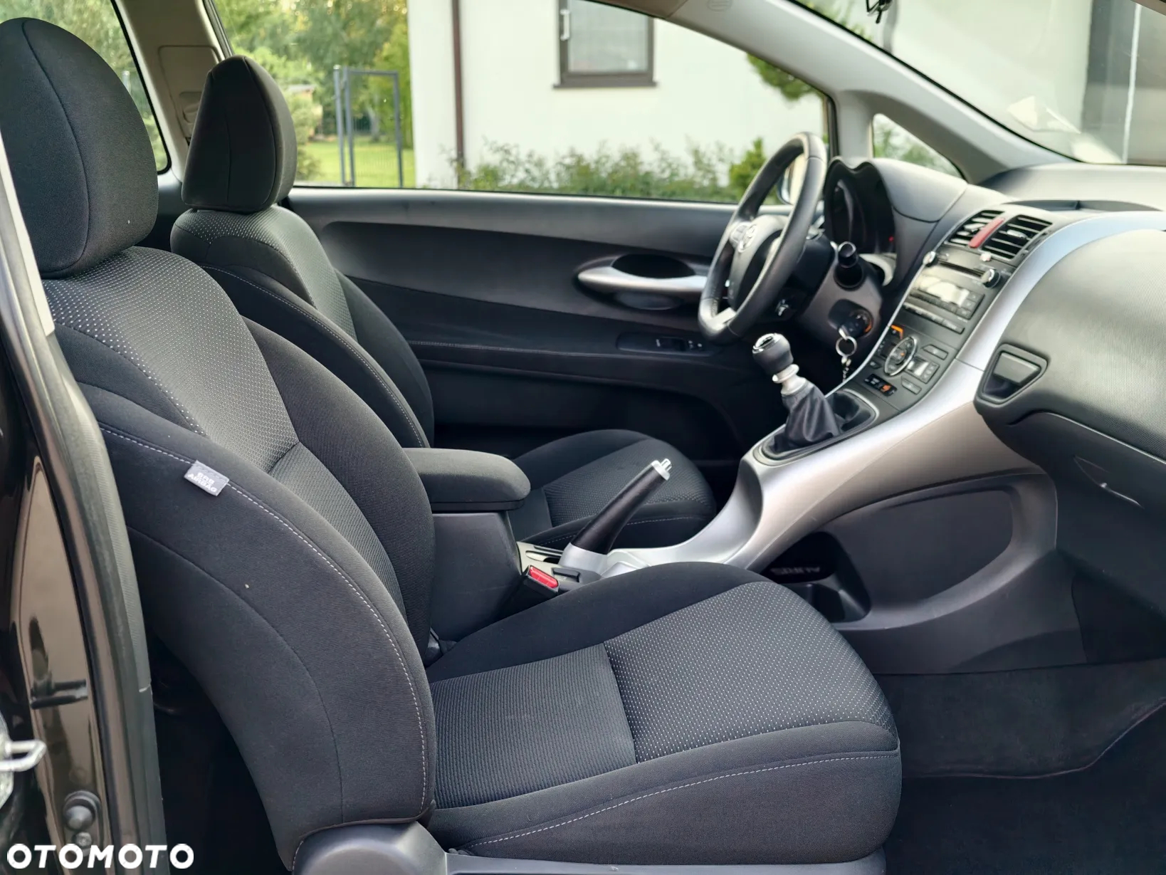Toyota Auris 1.6 Premium - 12