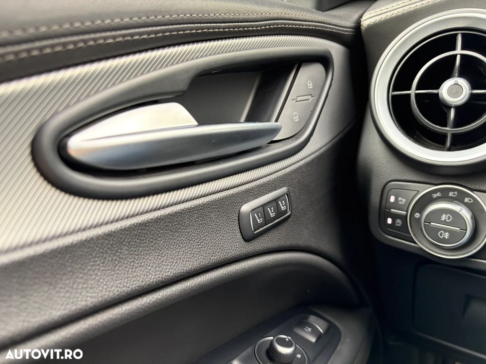Alfa Romeo Stelvio - 10