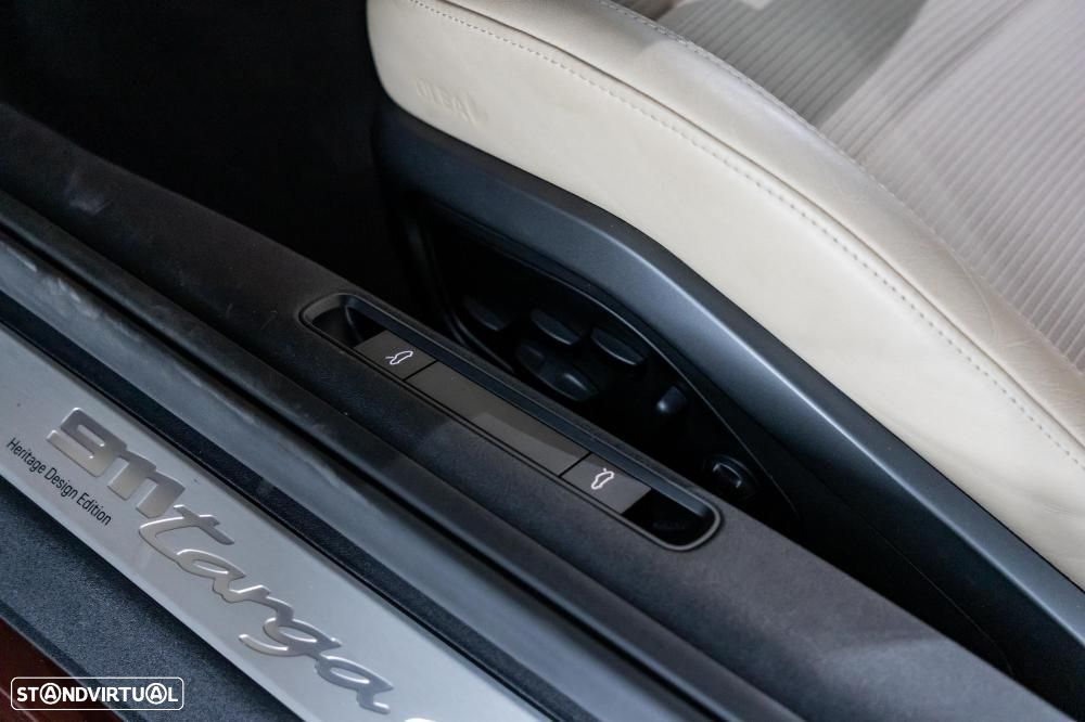 Porsche 911 (992) Targa 4S Heritage Design - 31