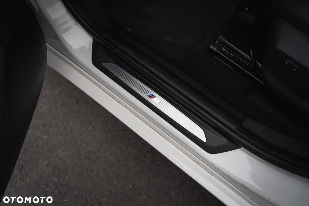 BMW X1 - 32