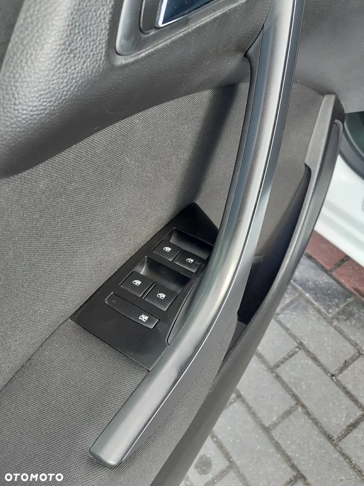 Opel Astra 1.4 T Business EU6 - 16