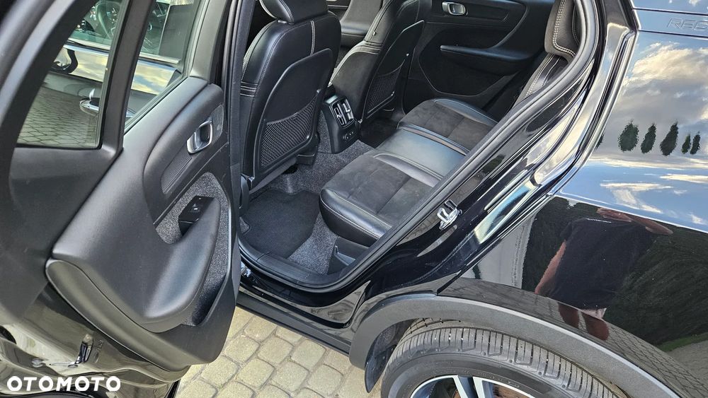 Volvo XC 40 T5 Twin Engine DKG R-Design - 27