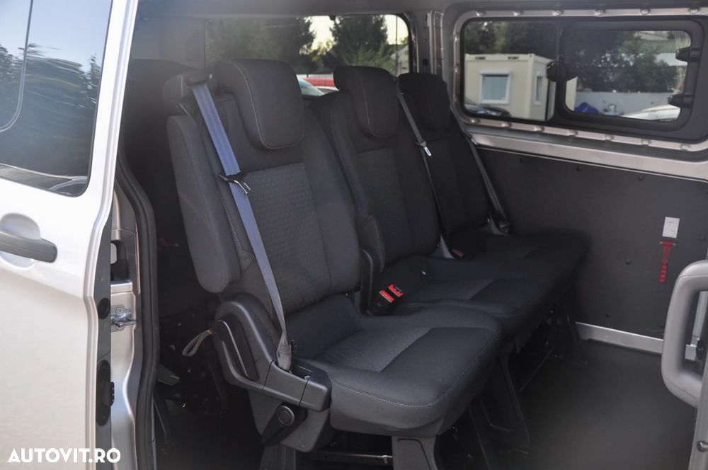 Ford Transit Custom L2H1 9 Locuri - 11