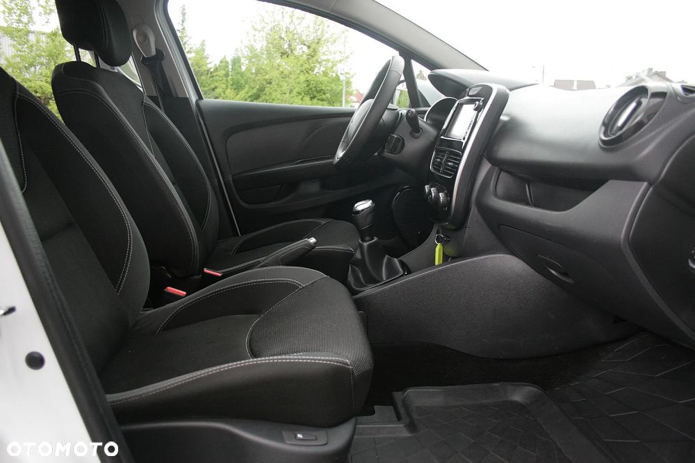Renault Clio - 17