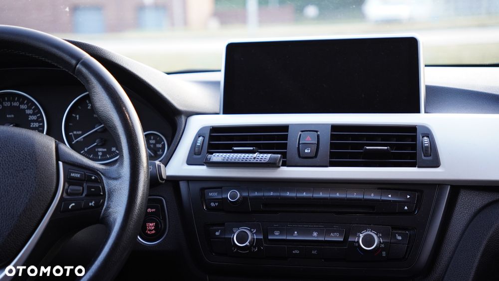 BMW Seria 3 318d - 9