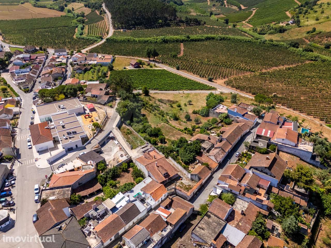 Moradia para remodelar em A-dos-Francos - Grande imagem: 5/31