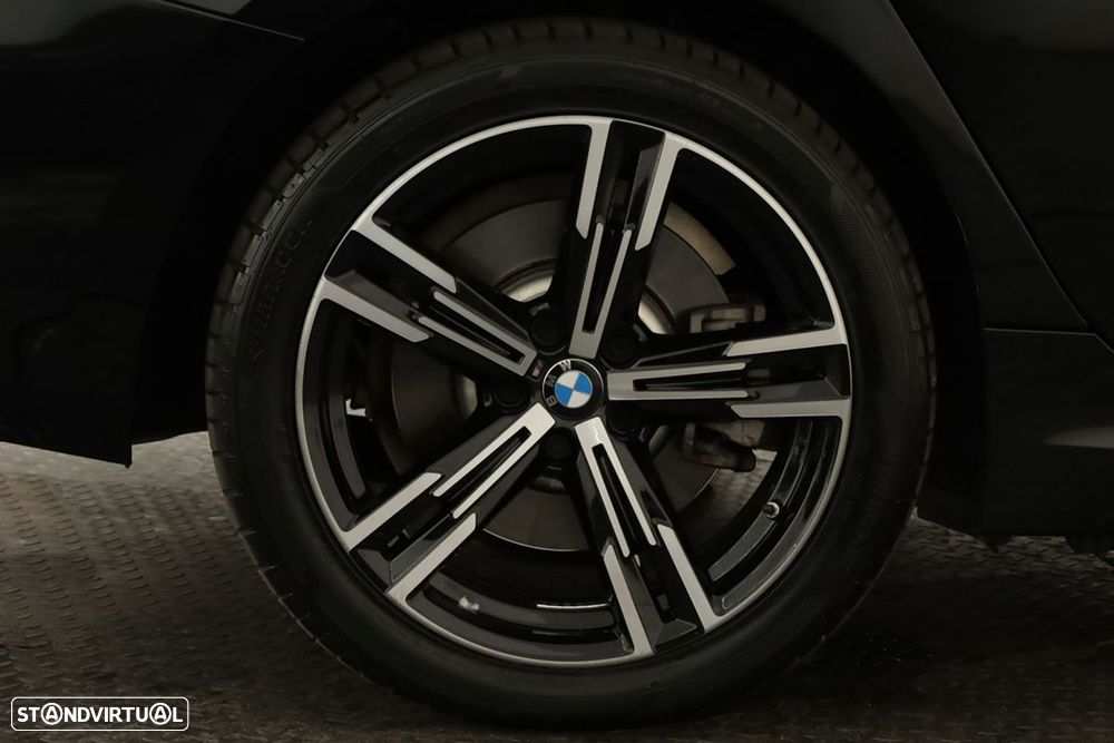 BMW 330 e Edição Desportiva M Auto - 5