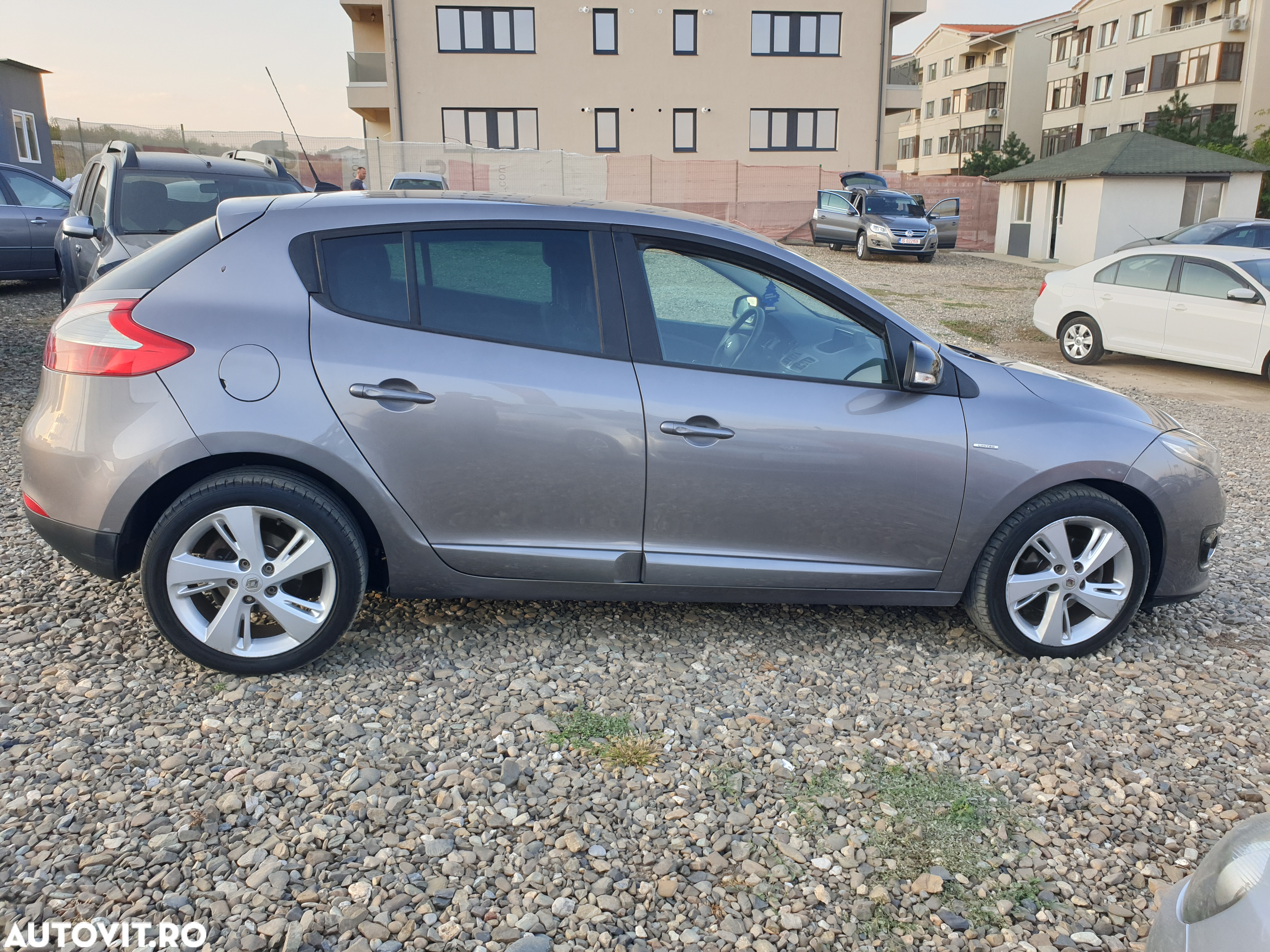 Renault Megane ENERGY dCi 110 Start & Stop LIMITED - 10