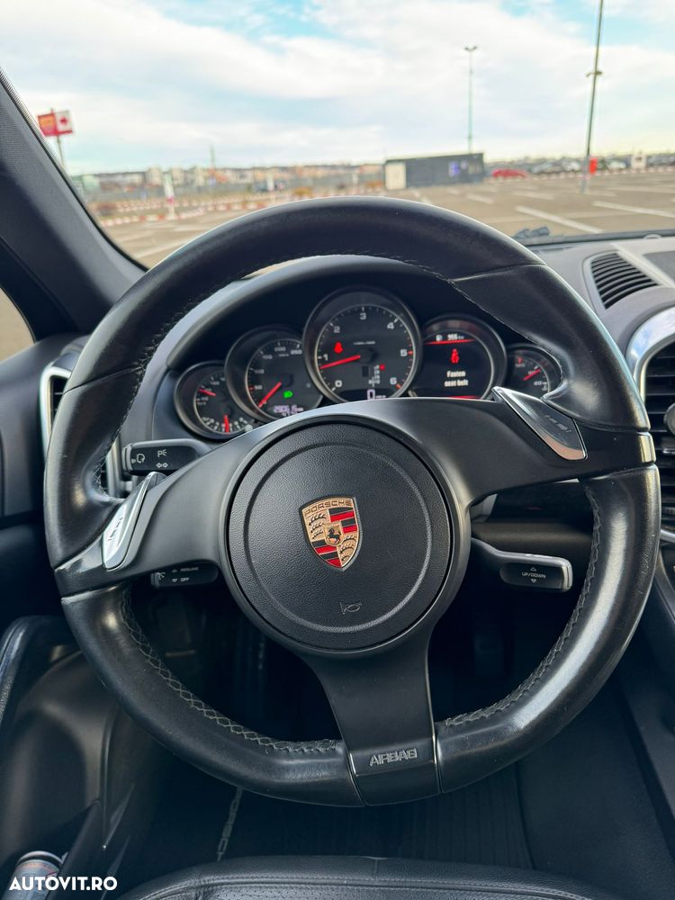 Porsche Cayenne Platinum Edition - 12