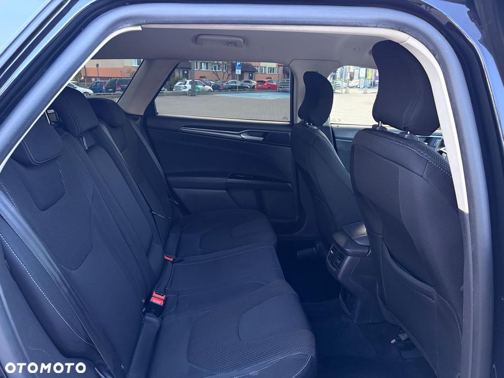 Ford Mondeo 2.0 Hybrid Titanium - 16