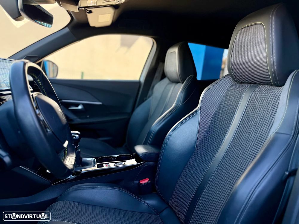 Peugeot 2008 1.2 PureTech GT - 13