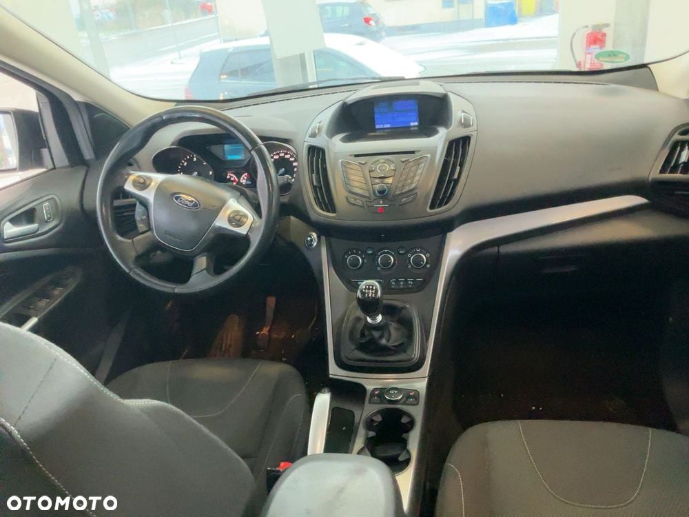 Ford Kuga 2.0 TDCi 2x4 Titanium - 8