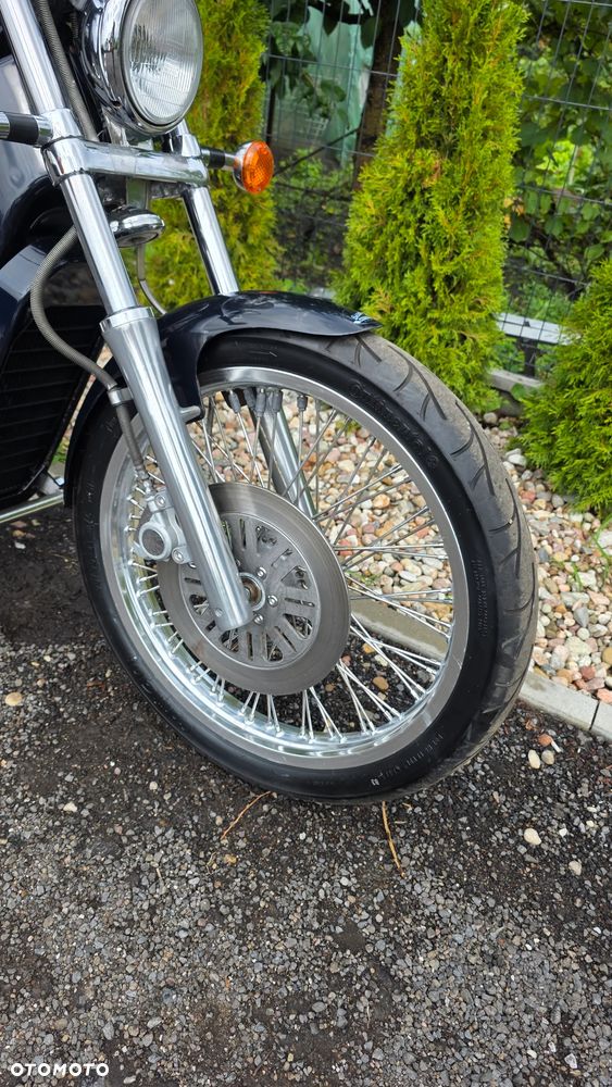 Suzuki Intruder - 10