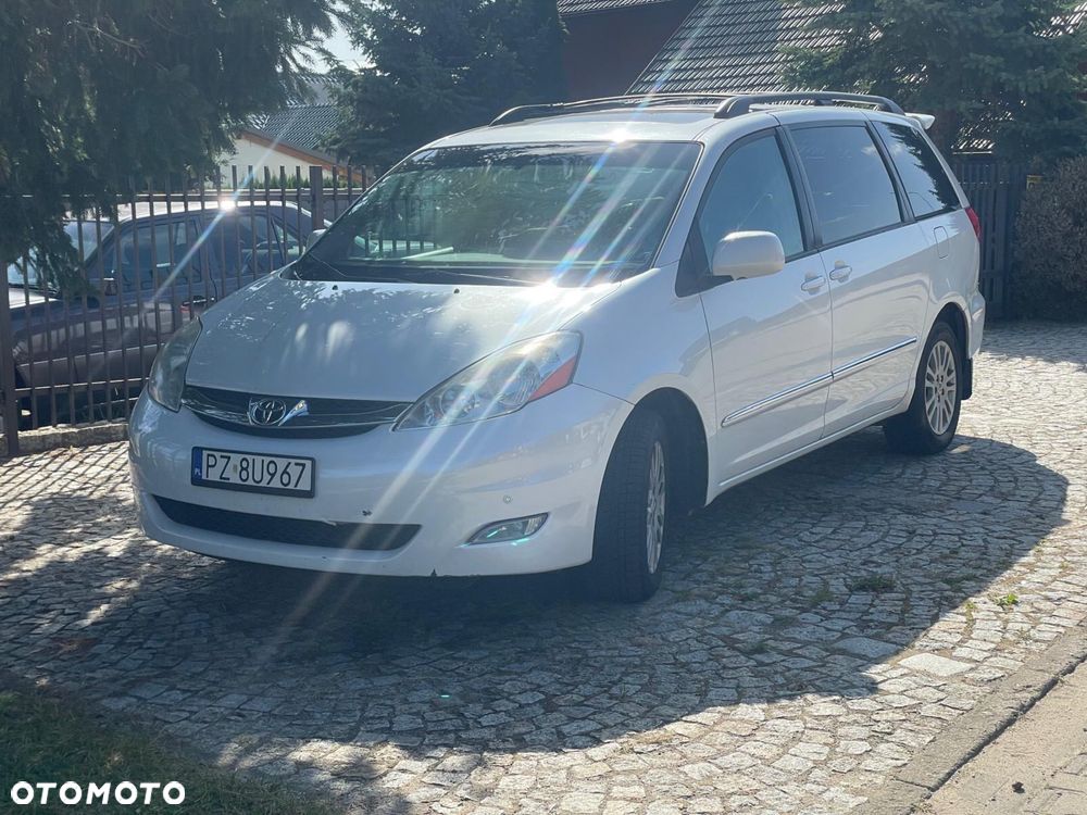 Toyota Sienna 2008 photo 2