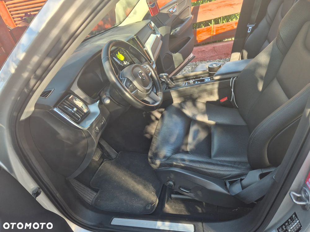 Volvo XC 60 D4 AWD Momentum - 9