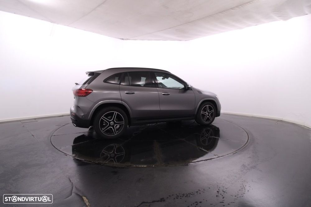 Mercedes-Benz GLA 180 d AMG Line - 9