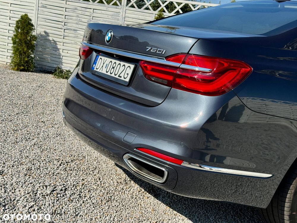 BMW Seria 7 750i xDrive Edition Exclusive - 31