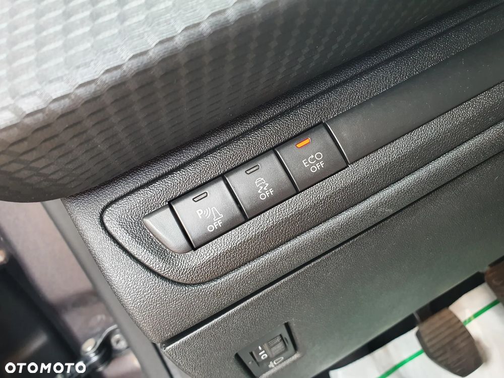 Peugeot 2008 PureTech 110 Stop&Start Allure - 19