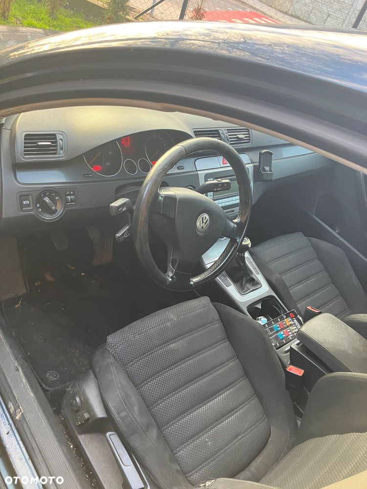 Volkswagen Passat 2.0 TDI Comfortline - 11