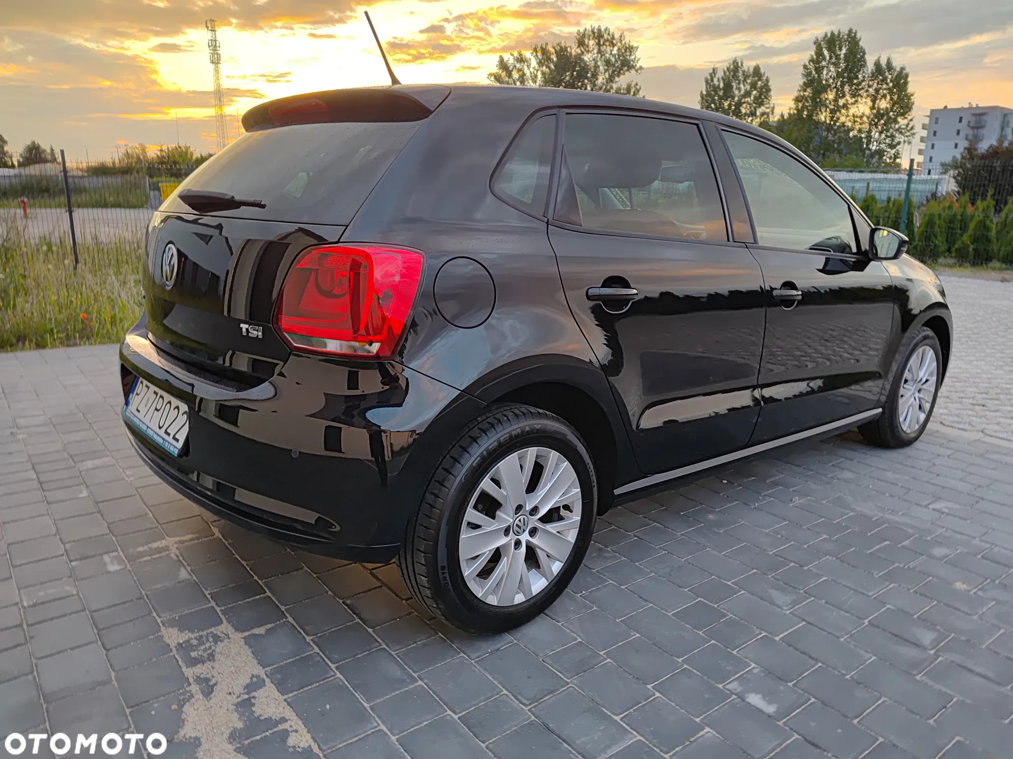 Volkswagen Polo 1.2 TSI Life - 5