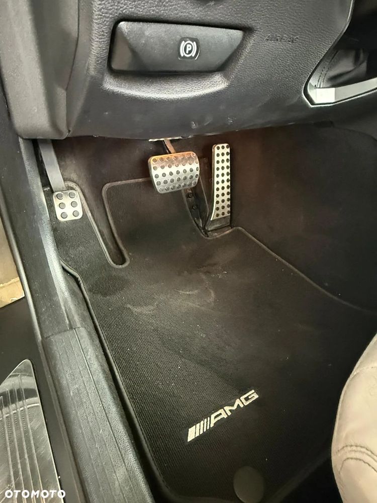 Mercedes-Benz Klasa E 350 CDI DPF Coupe BlueEFFICIENCY 7G-TRONIC Avantgarde - 24