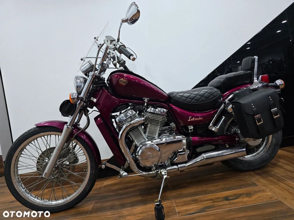 Suzuki Intruder - 29