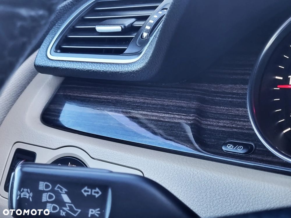Volkswagen CC 2.0 TDI BlueMotion Technology - 25