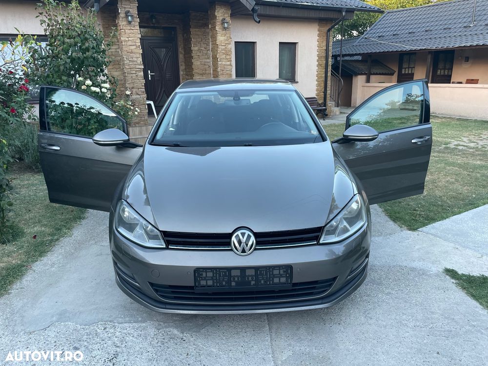 Volkswagen Golf - 10