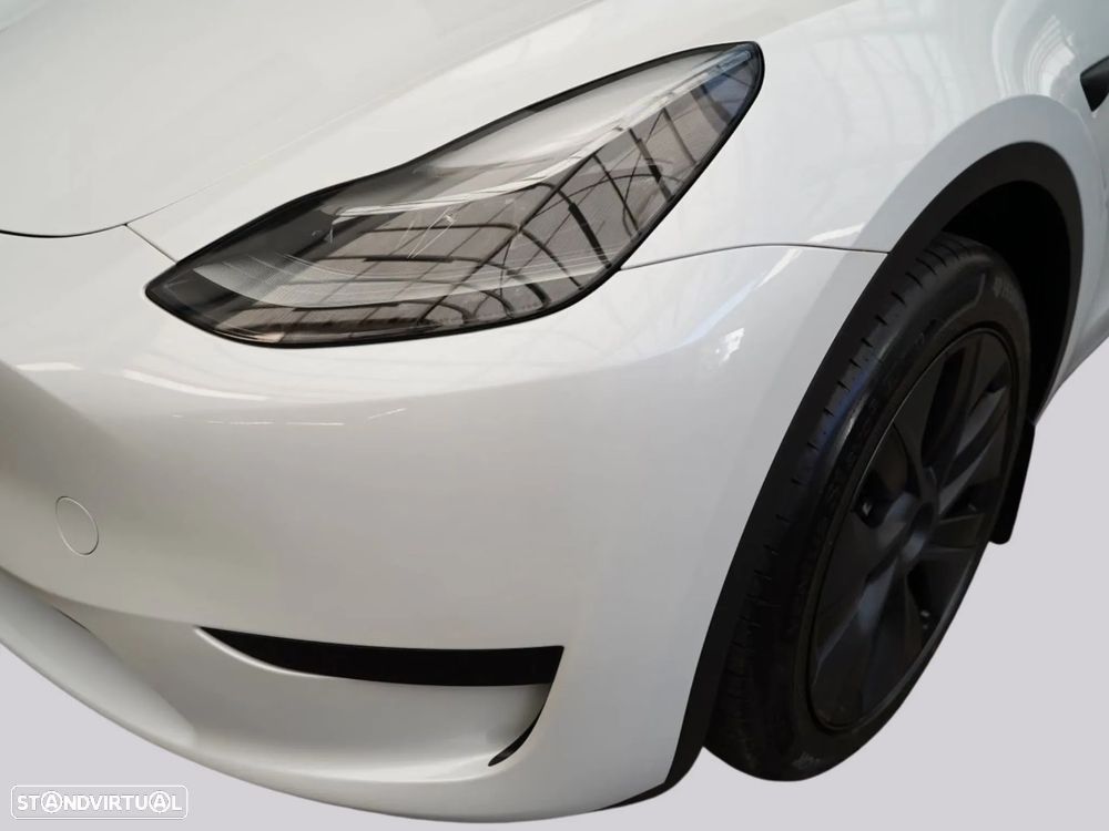 Tesla Model Y - 7