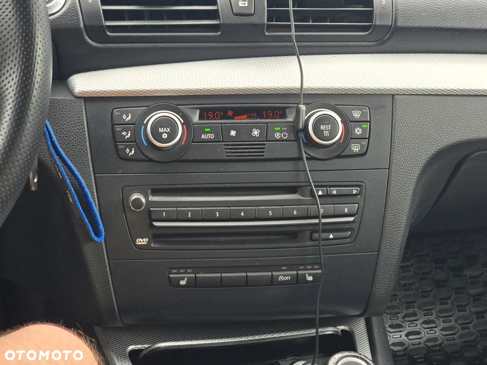 BMW Seria 1 123d - 24