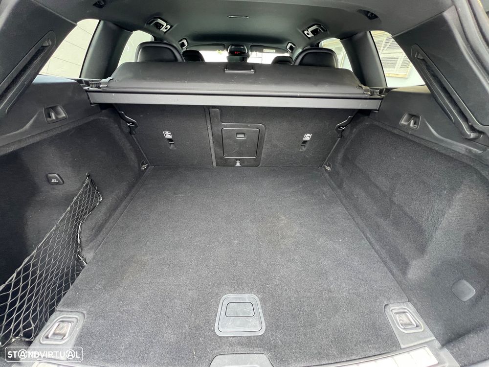 Volvo XC 60 2.0 D4 R-Design AWD Geartronic - 60