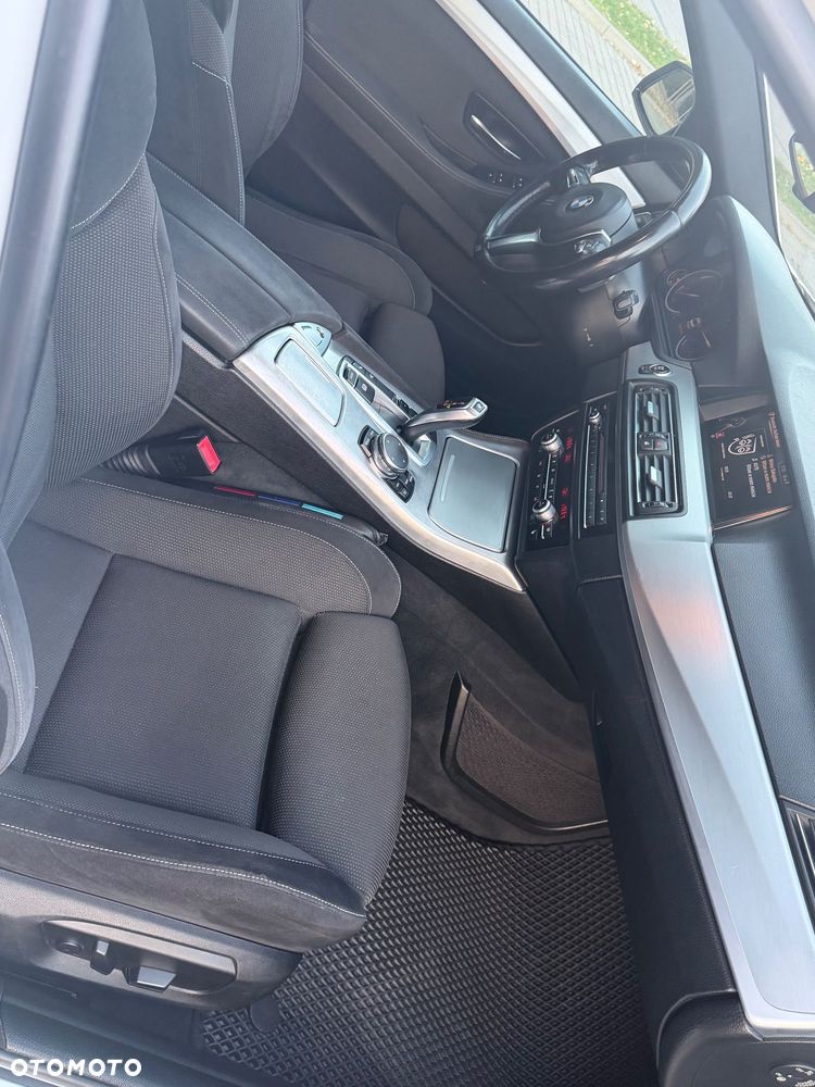 BMW Seria 5 520d xDrive M Sport sport - 9