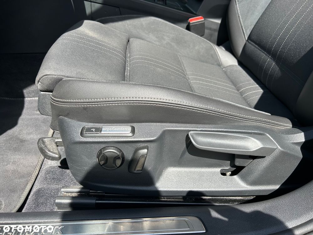 Volkswagen Passat Alltrack 2.0 TDI SCR DSG 4Motion - 20