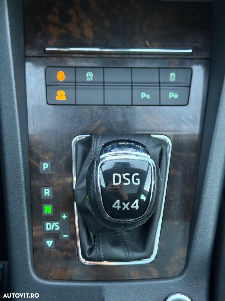 Skoda Octavia 2.0 TDI DSG 4X4 RS - 27