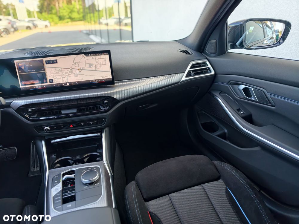 BMW Seria 3 330i xDrive M Sport - 9