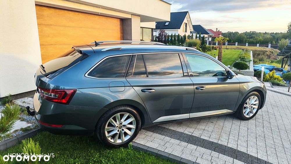 Skoda Superb 2.0 TDI DSG Premium Edition - 27