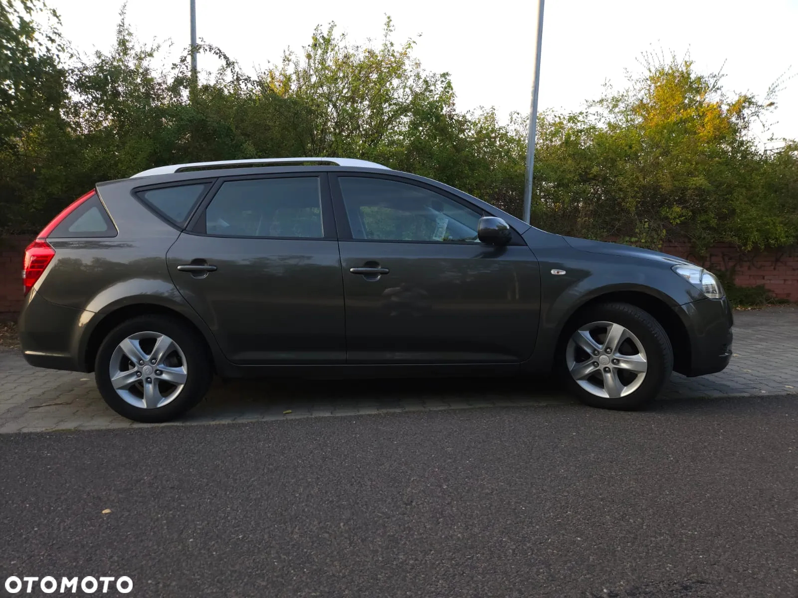 Kia Ceed 1.4 CVVT SW Dream-Team Edition - 18
