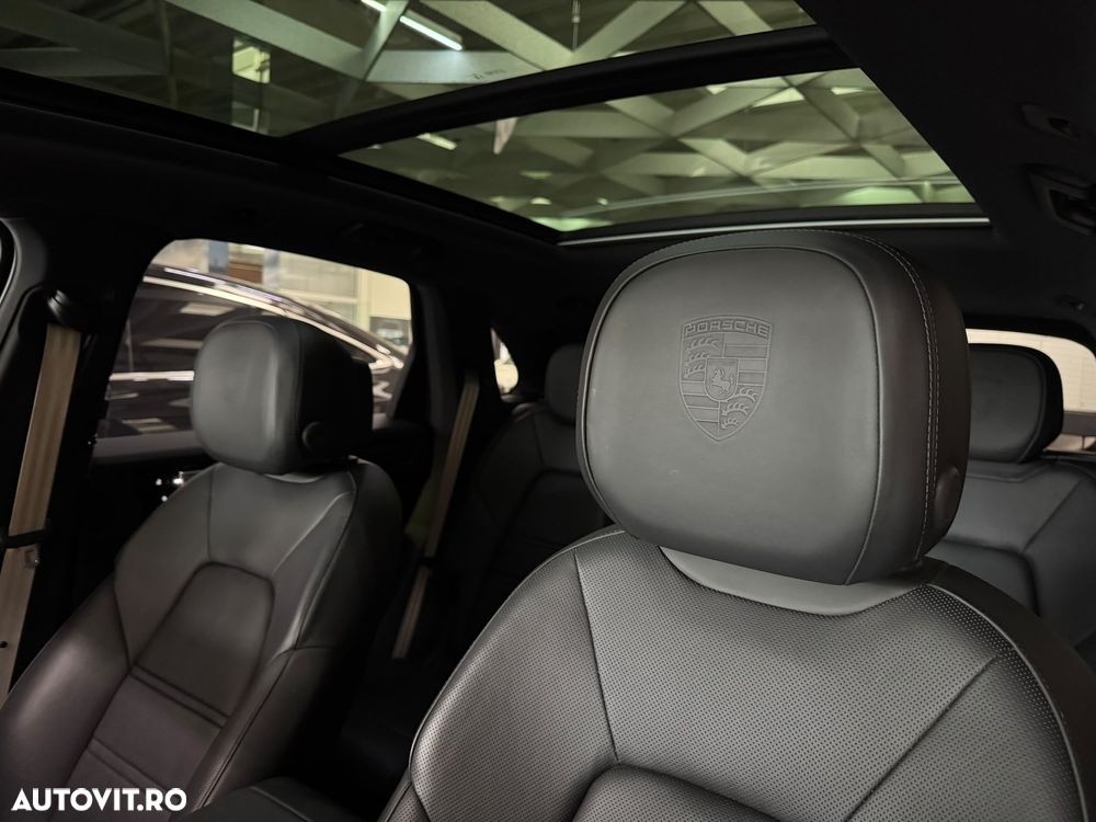 Porsche Cayenne Tiptronic S Platinum Edition - 18