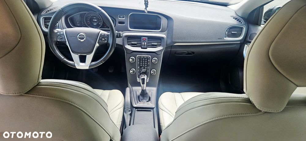 Volvo V40 T2 Summum - 6