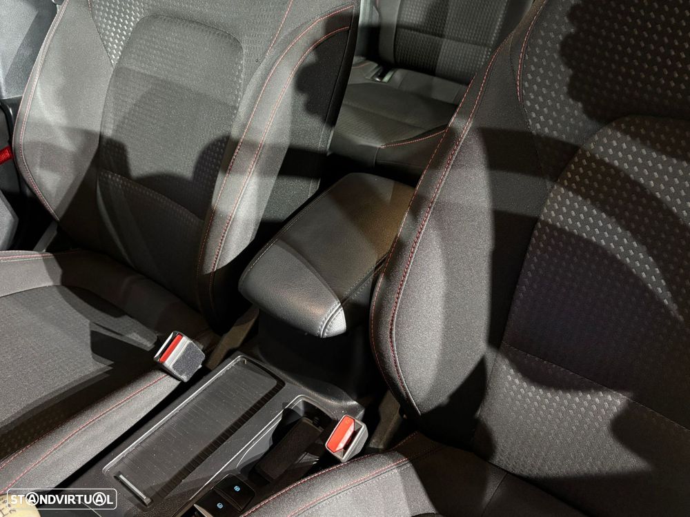 Ford Focus 1.0 EcoBoost MHEV ST-Line - 17