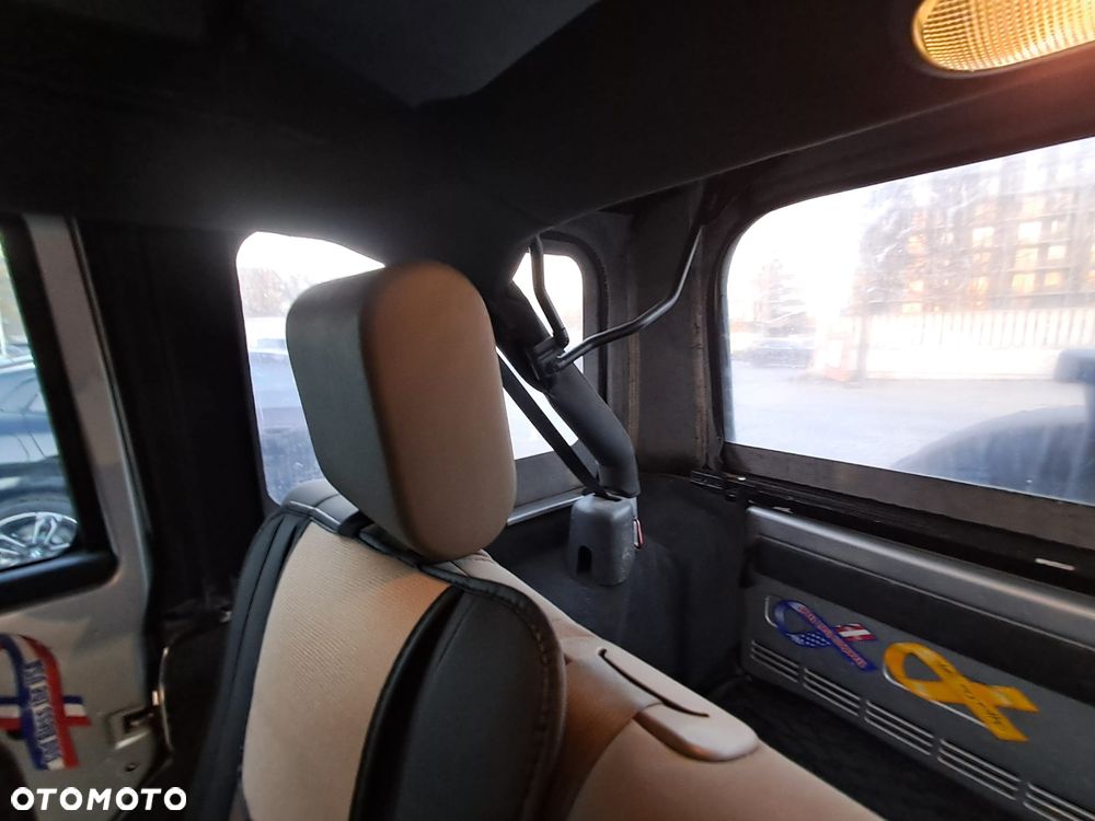 Jeep Wrangler Unlimited 3.8 Sport - 8