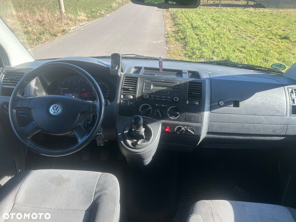 Volkswagen Multivan - 7