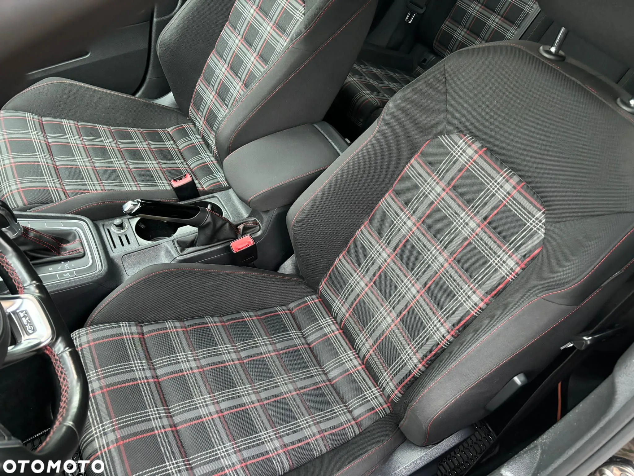 Volkswagen Golf VI 2.0 TSI GTI DSG - 6