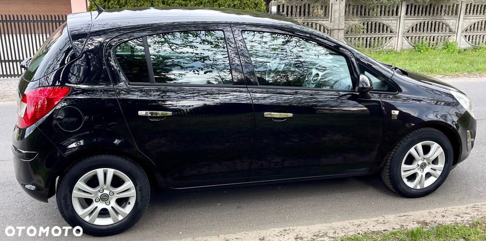 Opel Corsa 1.2 16V Cosmo - 10