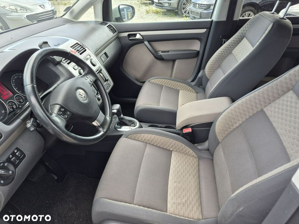 Volkswagen Touran - 17