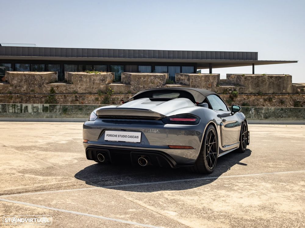 Porsche 718 Spyder - 5
