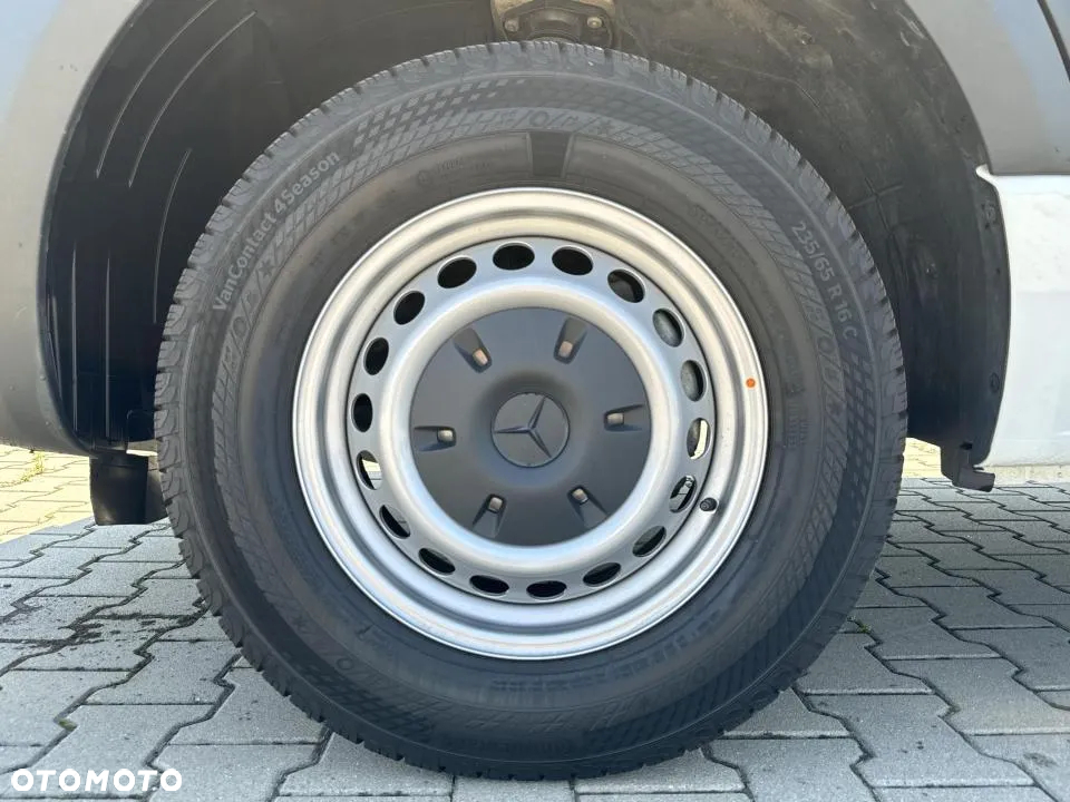 Mercedes-Benz Sprinter - 10