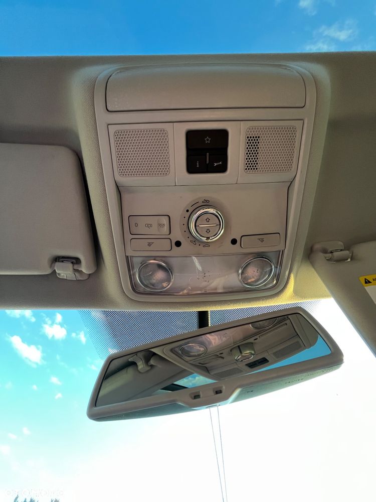 Volkswagen Passat 1.6 TDI Comfortline - 36